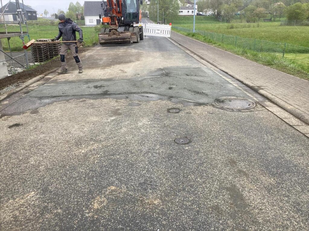 Strassenbau und Kanalarbeiten, Baggerarbeiten