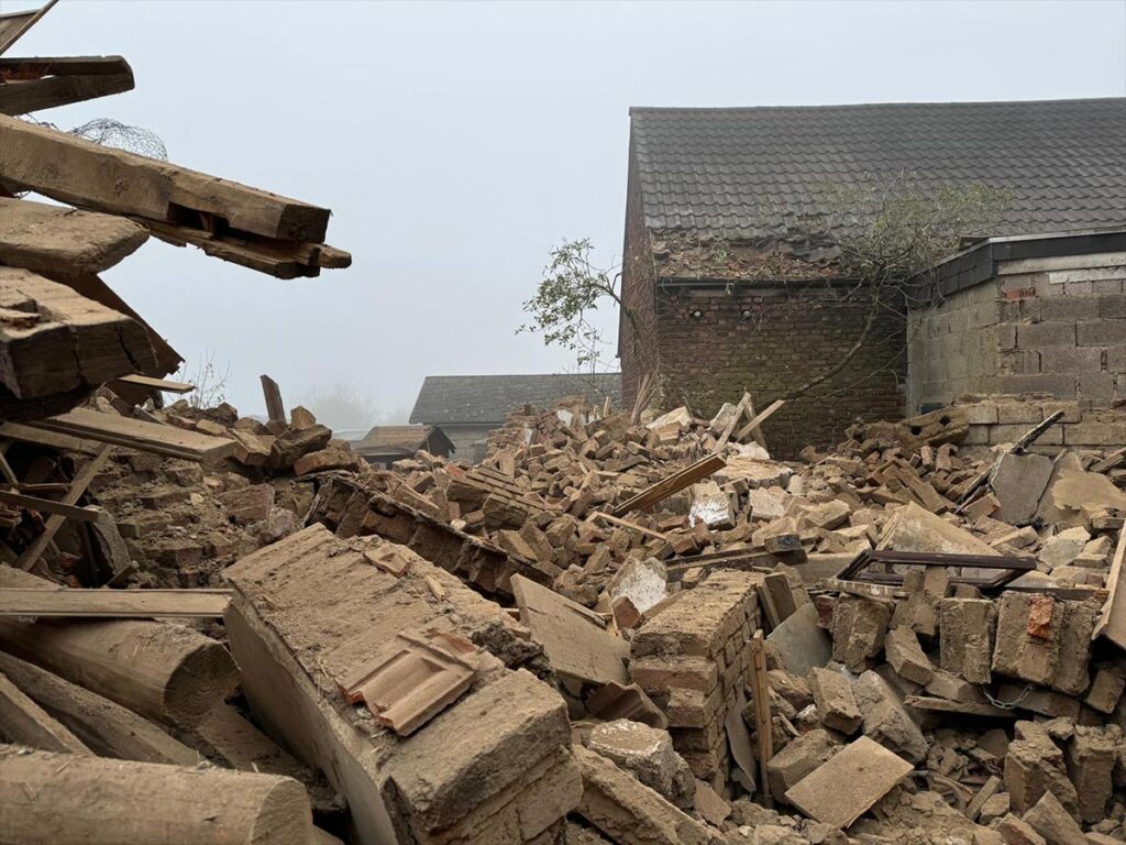 abrissarbeiten-bagger-03